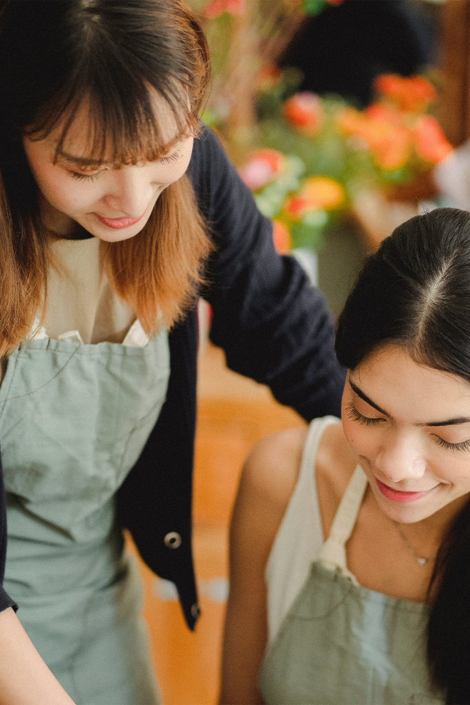 Izorane Monde - Page Projets - Formations professionnelles - Femmes travaillants sur un projet professionnel